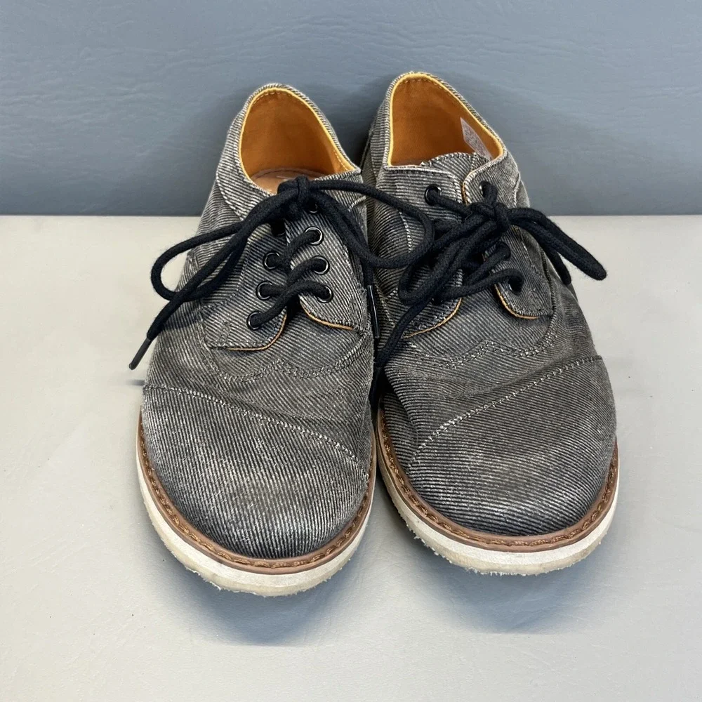 TOMS Brogue Oxford Shoe Casual Distress Gray Denim Boho Preppy Youth Sz 2
